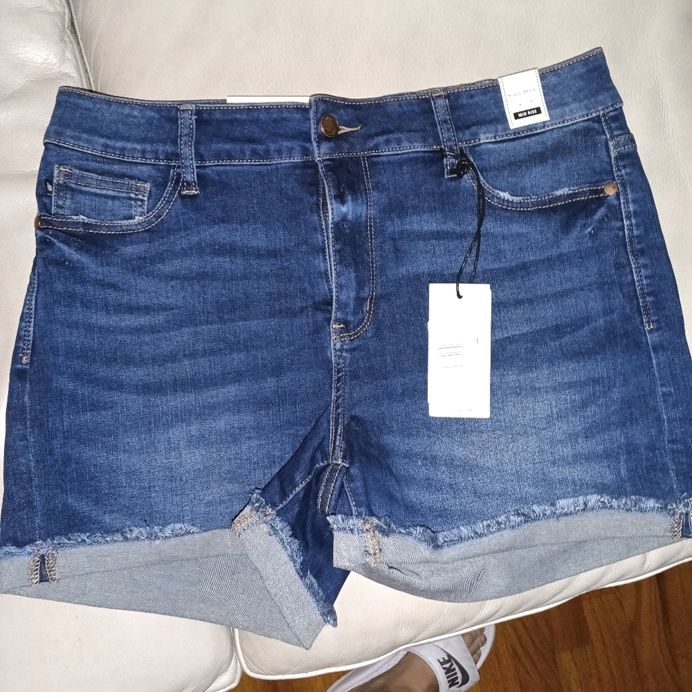 Judy Blue Raw hem shorts